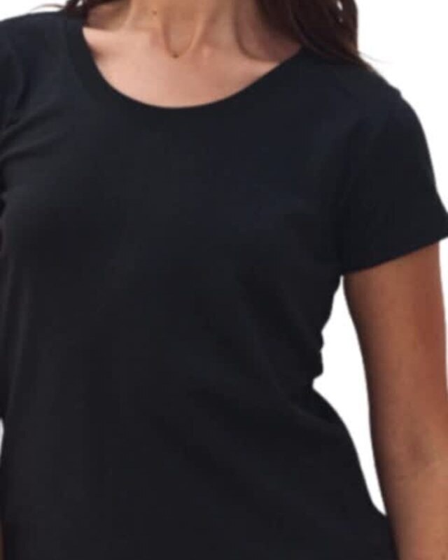 Remera de mujer negra